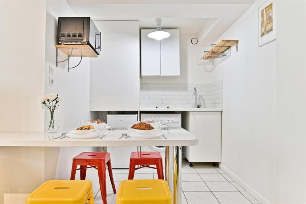 Proche Canal Saint Martin Parigi